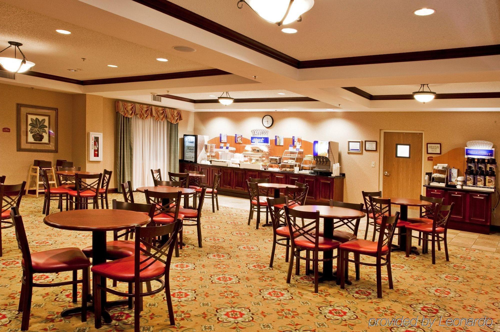 Holiday Inn Express & Suites Tavares By Ihg Ресторан фото